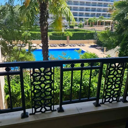 Luxurious - Pool View In Argisht Partez Appartement *